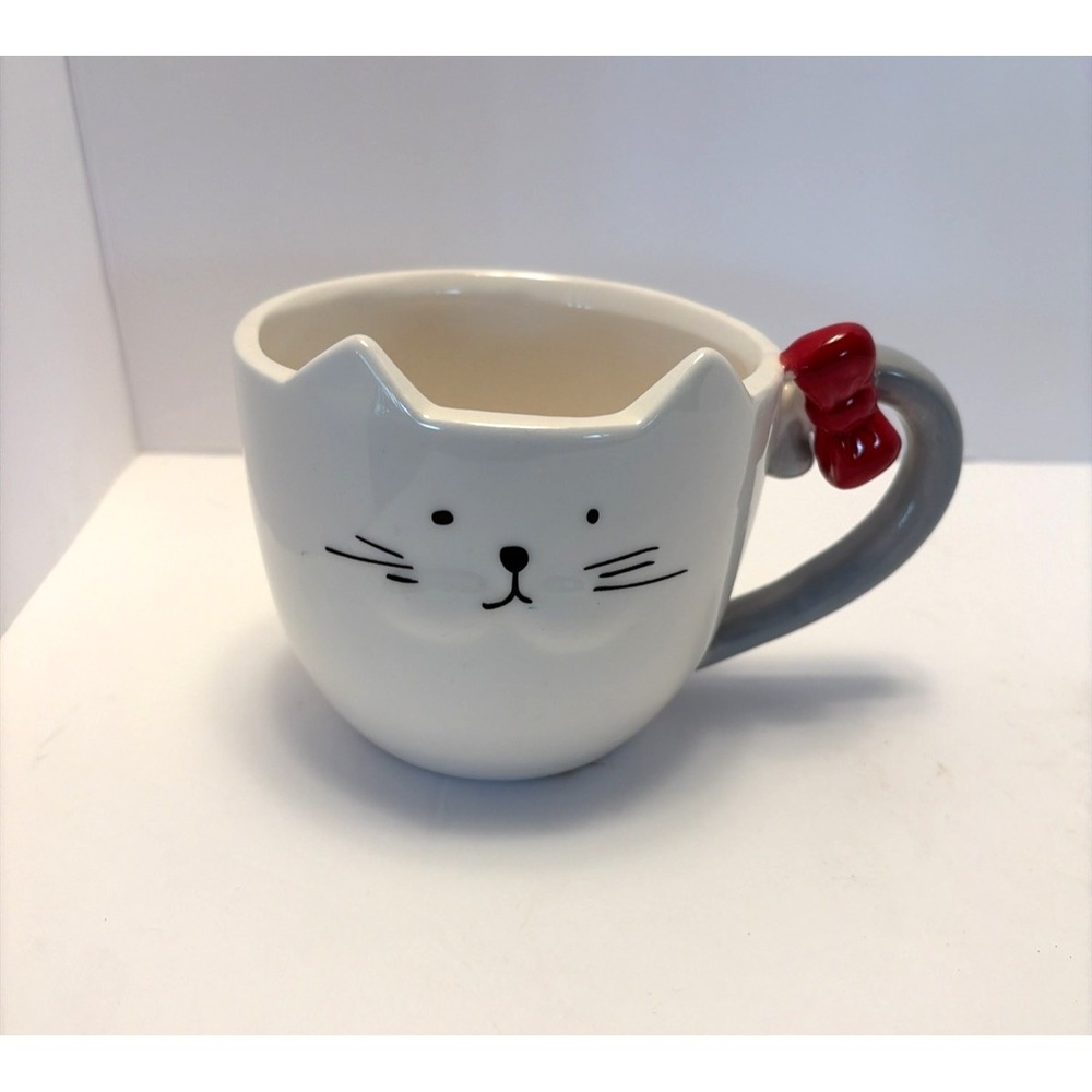10 Strawberry Street Whimsical Cat Face Coffee Mug / Soup -Tea Cup